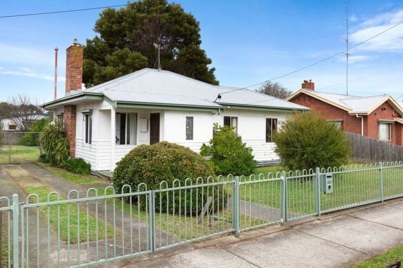 132 Queen Street COLAC VIC, Colac - Image 1