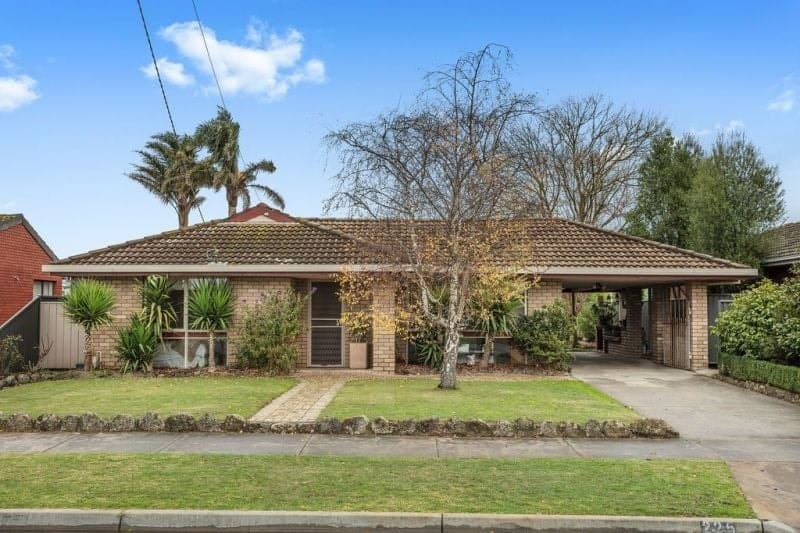 225 Sinclair Street South COLAC VIC, South Colac - Image 1