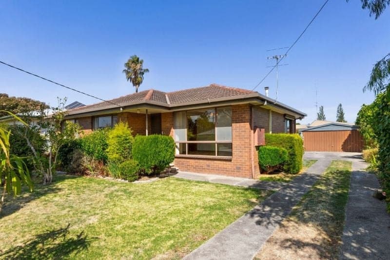 50 Chapel Street COLAC VIC, Colac - Image 1