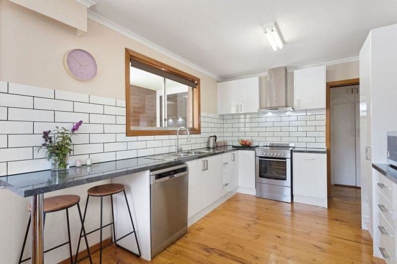 10 Fenwick Street COLAC VIC, Colac - Thumbnail 2