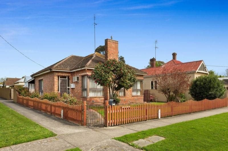 9 Queen Street COLAC VIC, Colac - Image 1