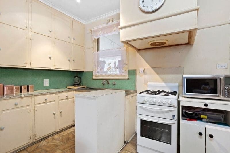 82 Curdie Street COBDEN VIC, Cobden - Thumbnail 2