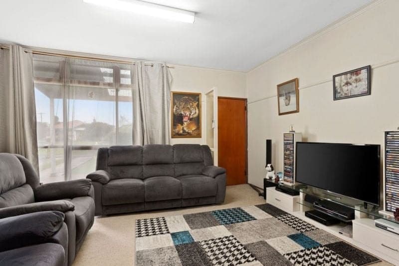 82 Curdie Street COBDEN VIC, Cobden - Thumbnail 3