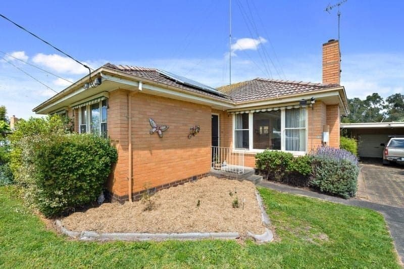 11 Quamby Avenue COLAC VIC, Colac - Image 1