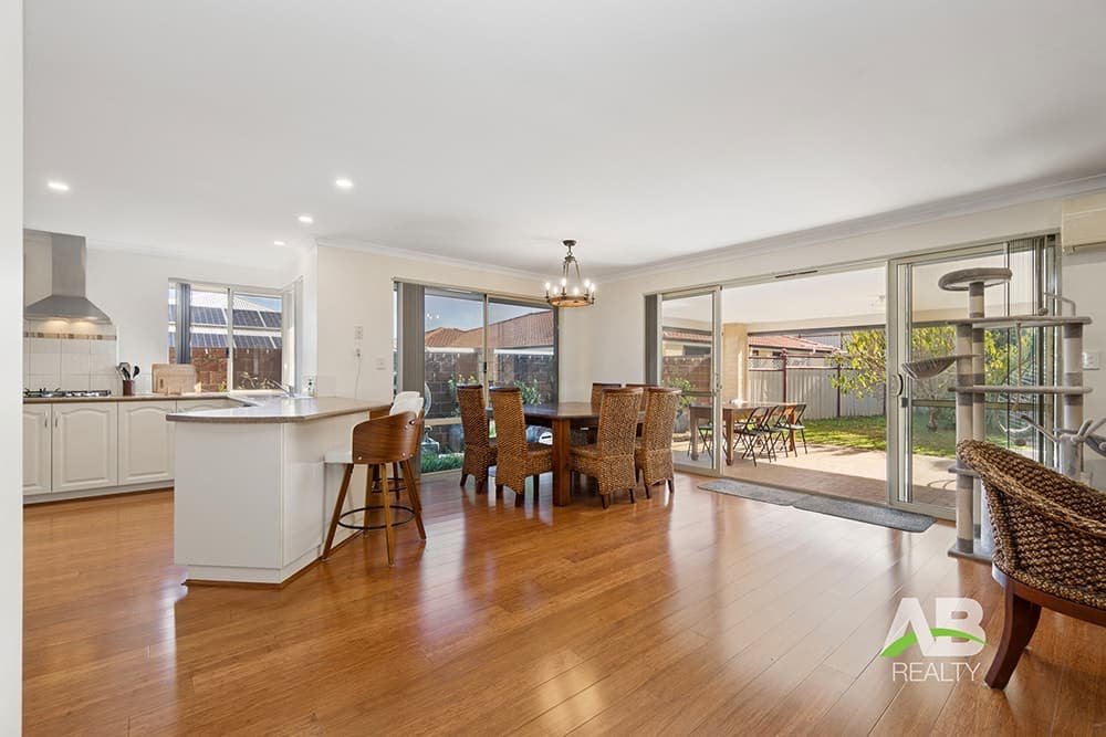 8 Salmond Turn, WANNEROO WA 6065, Wanneroo - Thumbnail 3