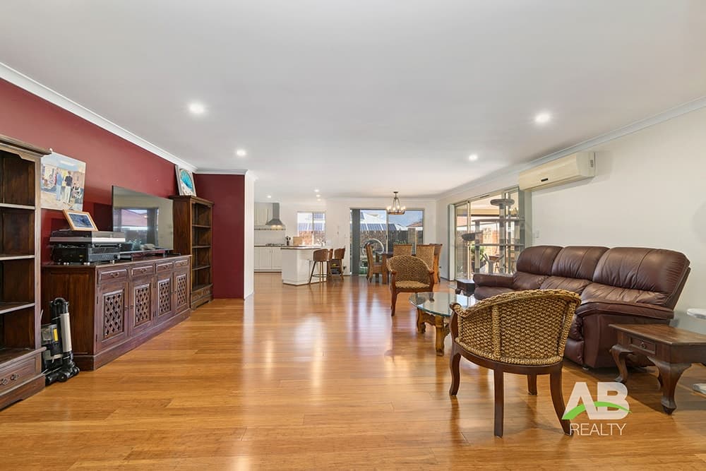 8 Salmond Turn, WANNEROO WA 6065, Wanneroo - Thumbnail 4