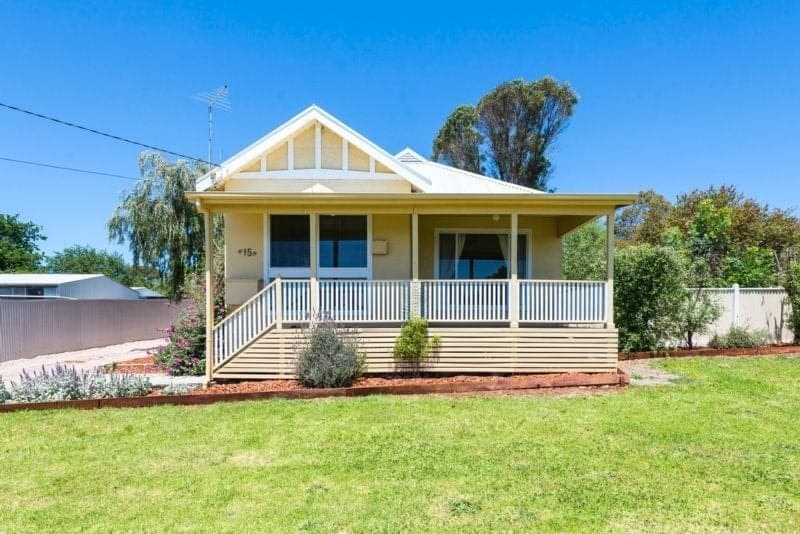 15 Little Street CAMPERDOWN VIC, Camperdown - Thumbnail 2