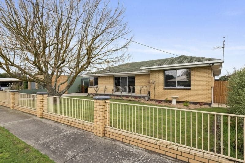 2 Garrett Street COLAC VIC, Colac - Image 1