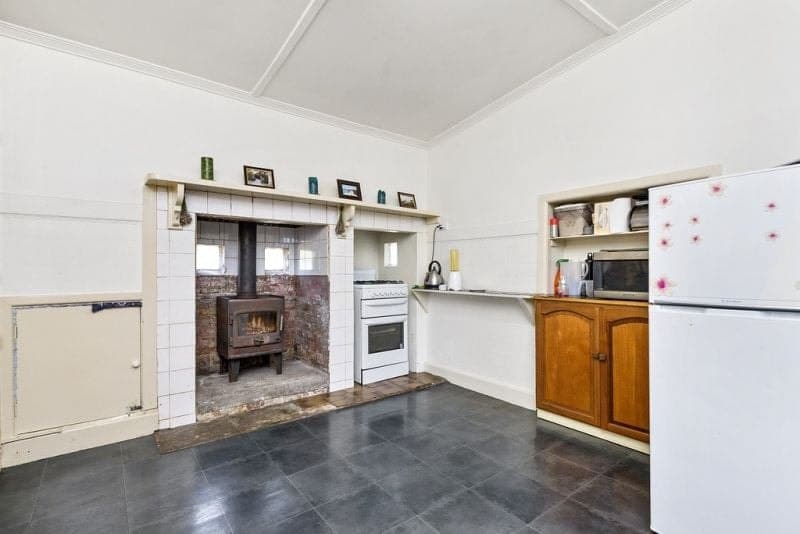 150 Wilson Street COLAC VIC, Colac - Thumbnail 2