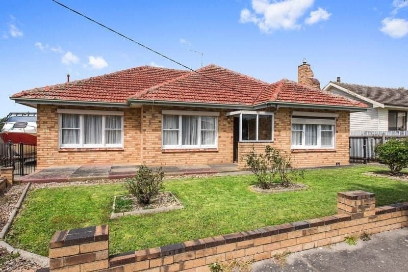 30 Sinclair Street COLAC VIC, Colac - Image 1