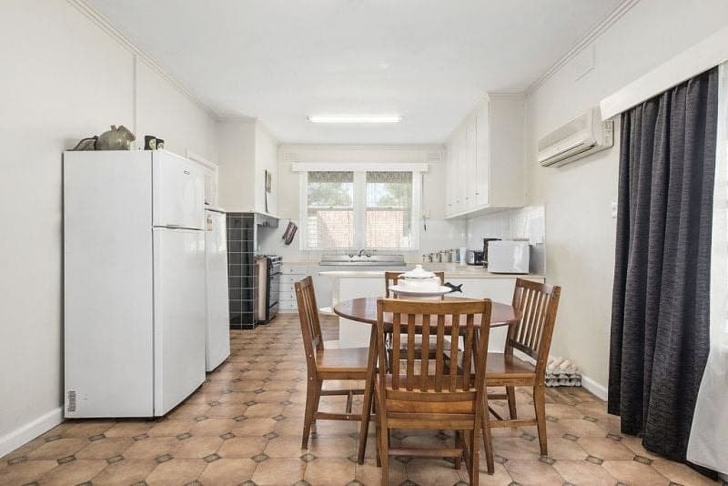 30 Sinclair Street COLAC VIC, Colac - Thumbnail 2