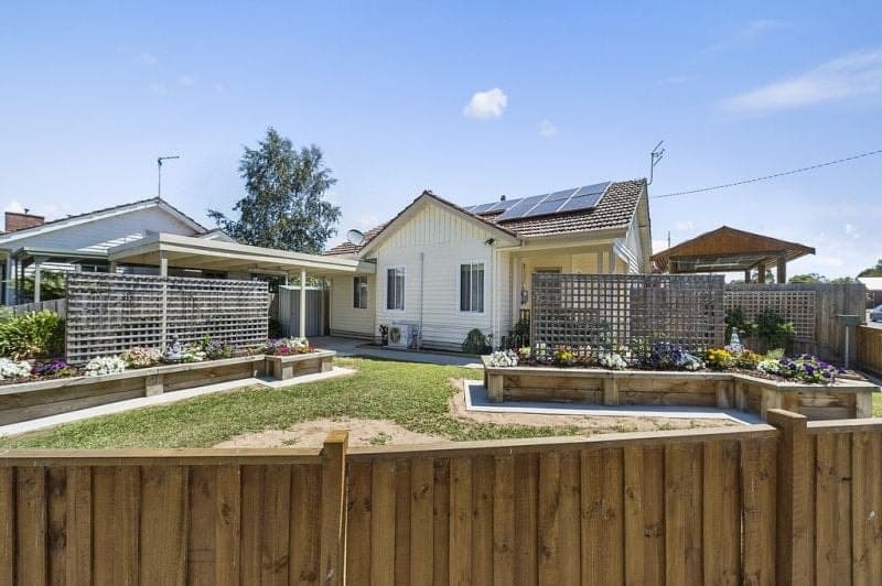 13 Johnstone Crescent COLAC VIC, Colac - Image 1