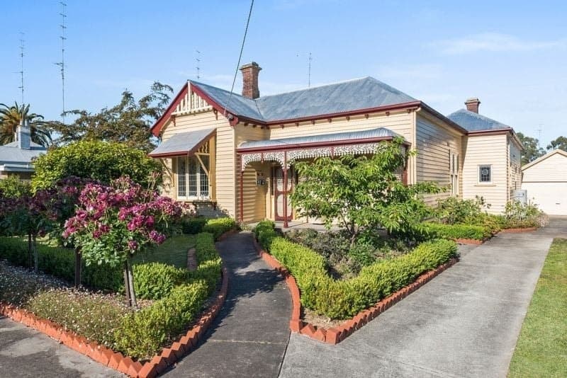 18 Queen Street COLAC VIC, Colac - Image 1