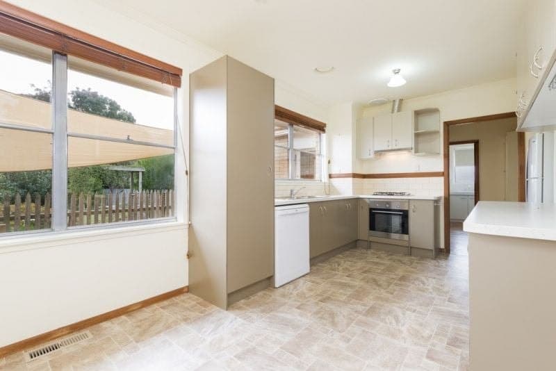 199 Hearn Street COLAC VIC, Colac - Thumbnail 2
