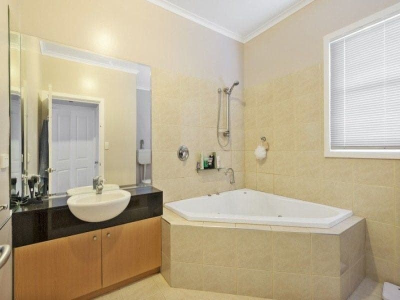 1 Gilmartin Street COLAC VIC, Colac - Thumbnail 7