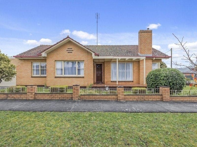 11 Church Street COLAC VIC, Colac - Image 1