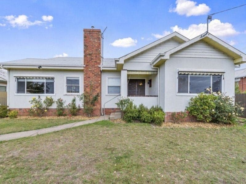 34 Moore Street COLAC VIC, Colac - Image 1