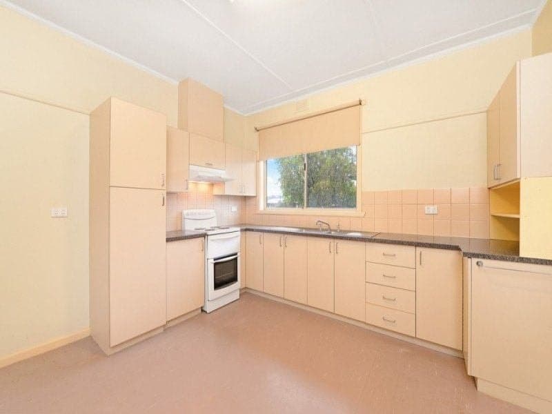 13 Warner Street WINCHELSEA VIC, Winchelsea - Thumbnail 3
