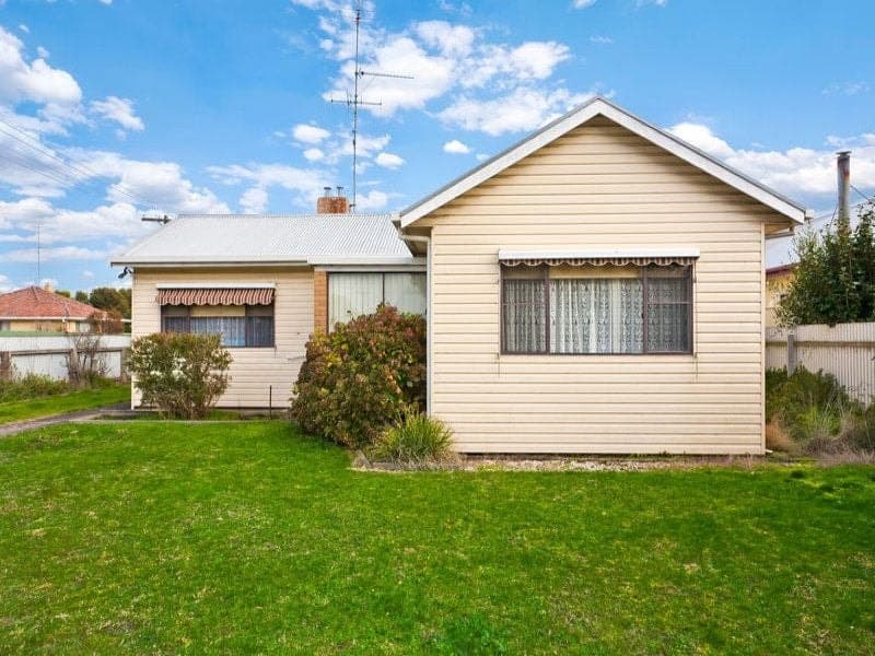 63 Sinclair Street COLAC VIC, Colac - Image 1
