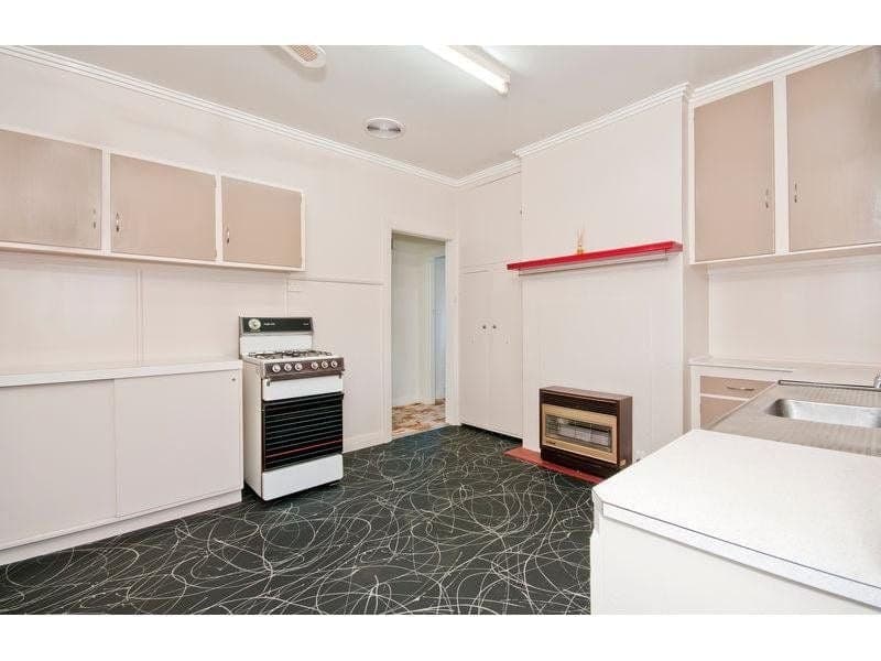 63 Sinclair Street COLAC VIC, Colac - Thumbnail 2