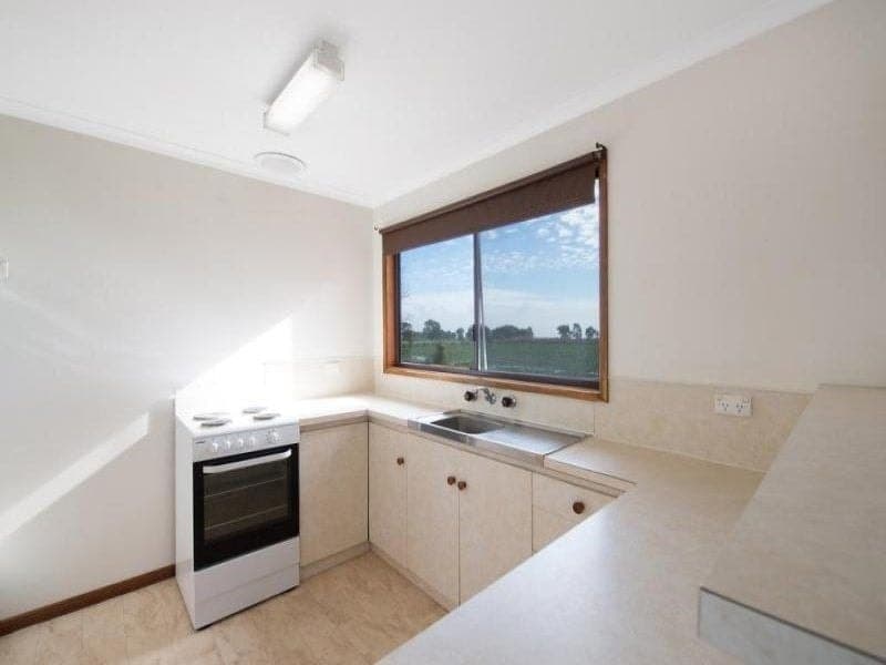11 William Street COLAC VIC, Colac - Thumbnail 2