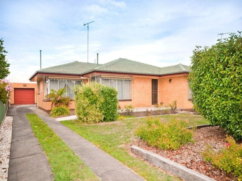 208 Hearn Street COLAC VIC, Colac - Thumbnail 2