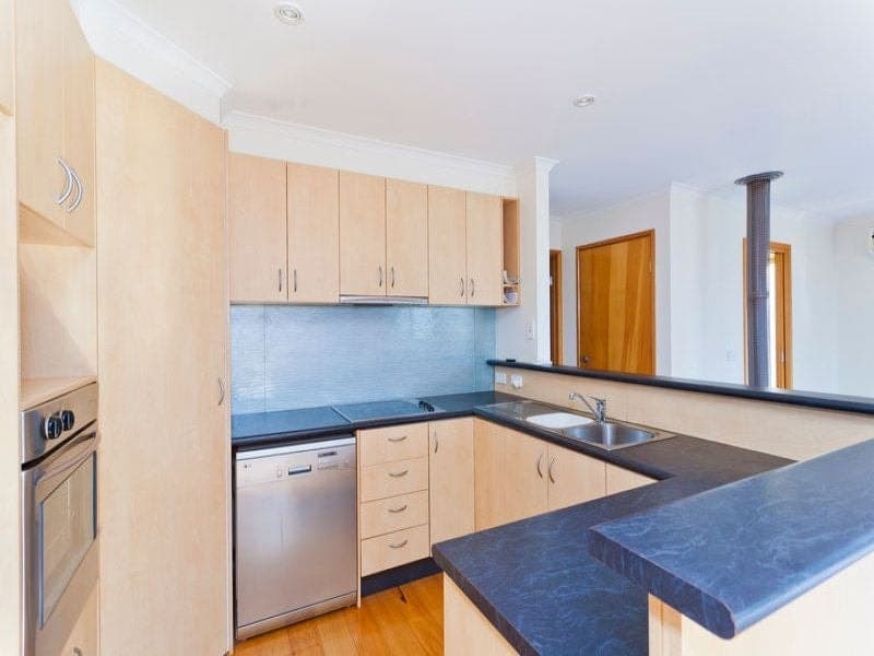 98 Marriner Street COLAC VIC, Colac - Thumbnail 3