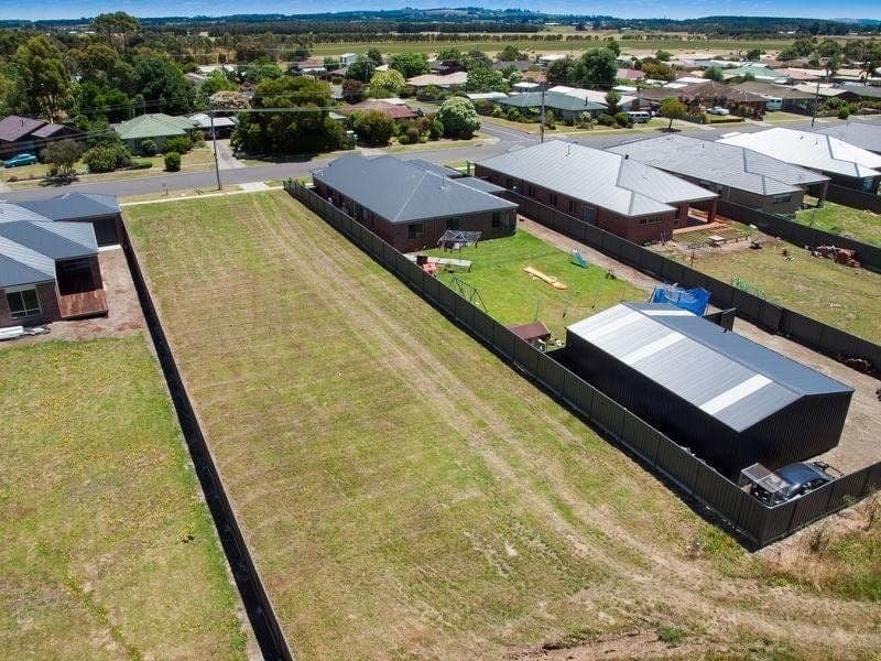 176 Sinclair Street COLAC VIC, Colac - Image 1