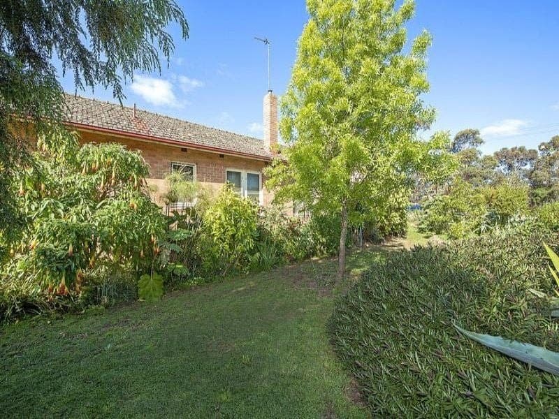 37 Lyon Street CRESSY VIC, Cressy - Thumbnail 2
