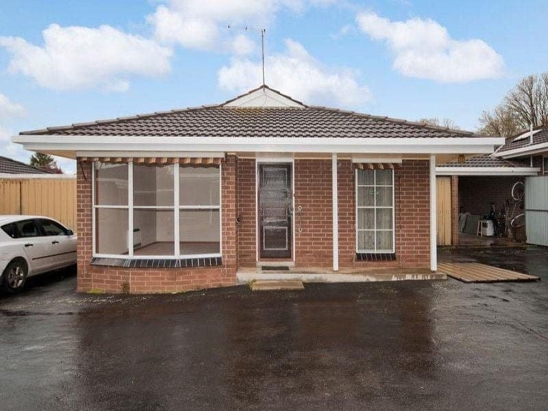 2/88 Manifold Street CAMPERDOWN VIC, Camperdown - Image 1