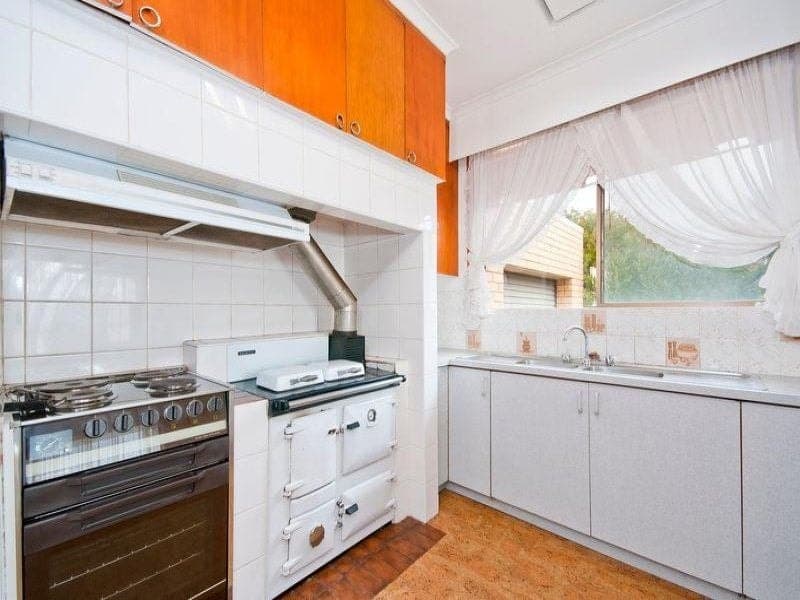 2 Parker Avenue COLAC VIC, Colac - Thumbnail 2