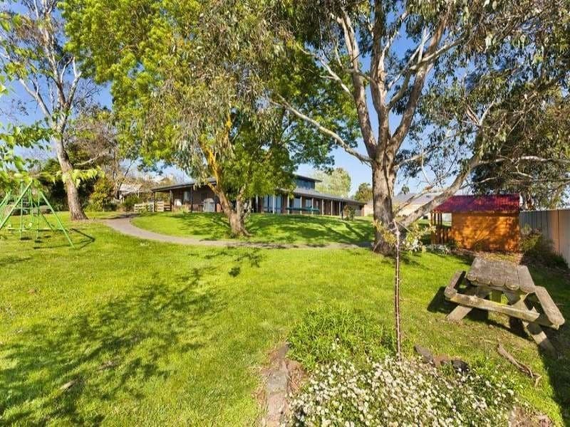 6 Vista Court CAMPERDOWN VIC, Camperdown - Image 1
