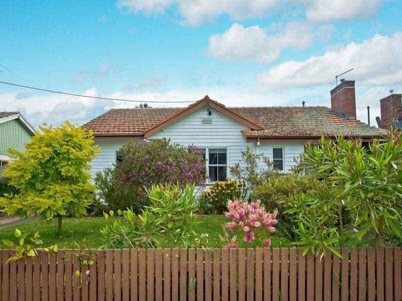 5 Johnstone Crescent COLAC VIC, Colac - Image 1