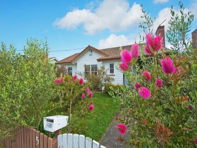 5 Johnstone Crescent COLAC VIC, Colac - Thumbnail 2