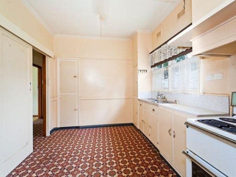 8 Johnstone Crescent COLAC VIC, Colac - Thumbnail 2