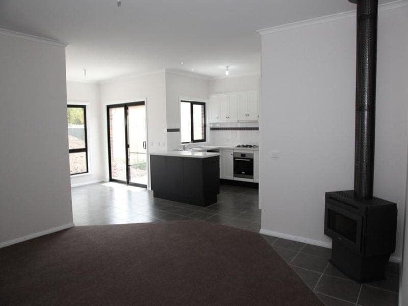 83 Main Street BEEAC VIC, Beeac - Thumbnail 2
