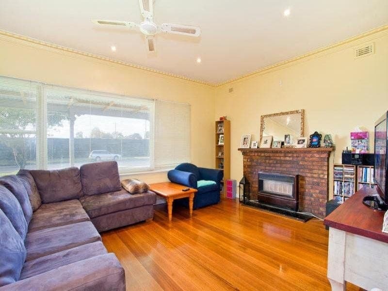 91 Gravesend Street COLAC VIC, Colac - Thumbnail 2