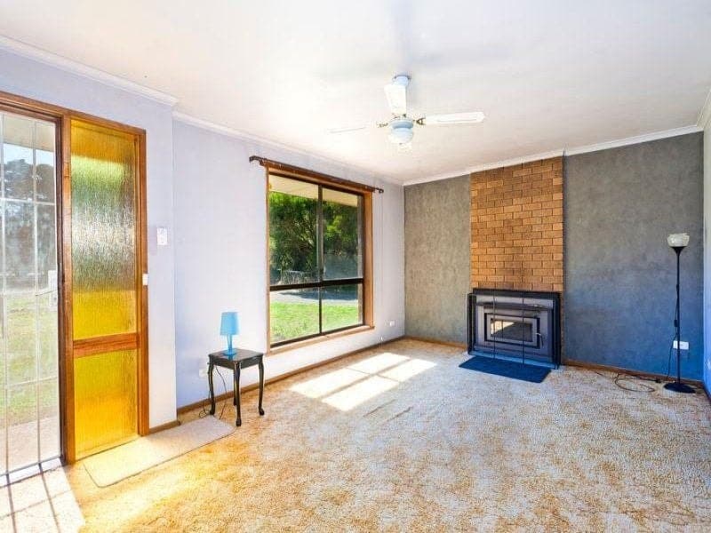 16 Hawks Nest Road POMBORNEIT VIC, Pomborneit - Thumbnail 2