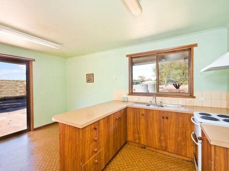 16 Hawks Nest Road POMBORNEIT VIC, Pomborneit - Thumbnail 5