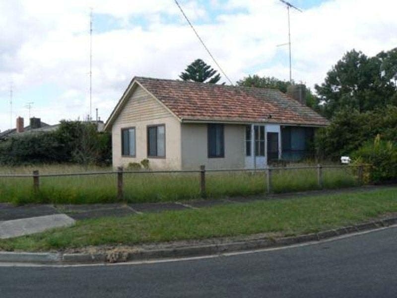 14 Churchill Square COLAC VIC, Colac - Image 1