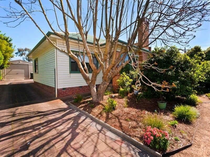 62 Moore Street COLAC VIC, Colac - Thumbnail 2