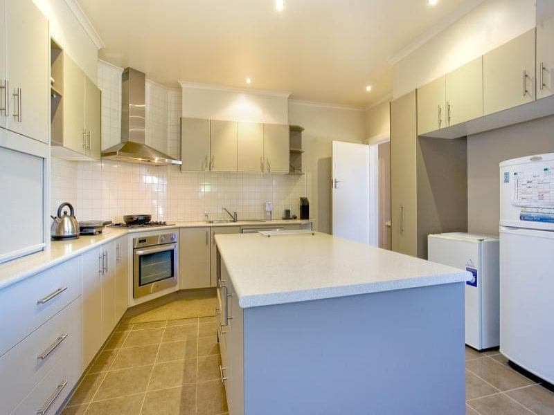 66 Moore Street COLAC VIC, Colac - Thumbnail 2