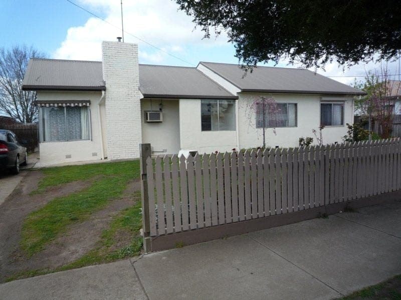 184 Queen Street COLAC VIC, Colac - Image 1