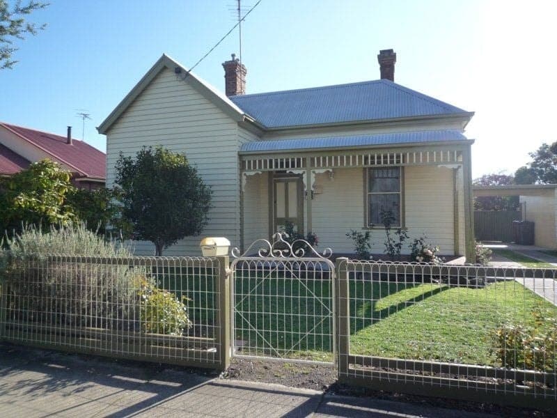 33 Jennings Street COLAC VIC, Colac - Image 1