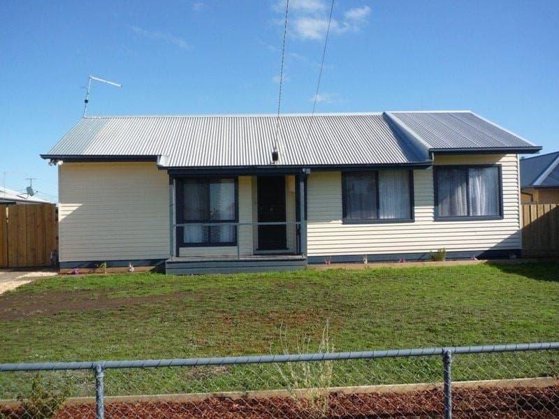 21 Stewart Street COLAC VIC, Colac - Image 1