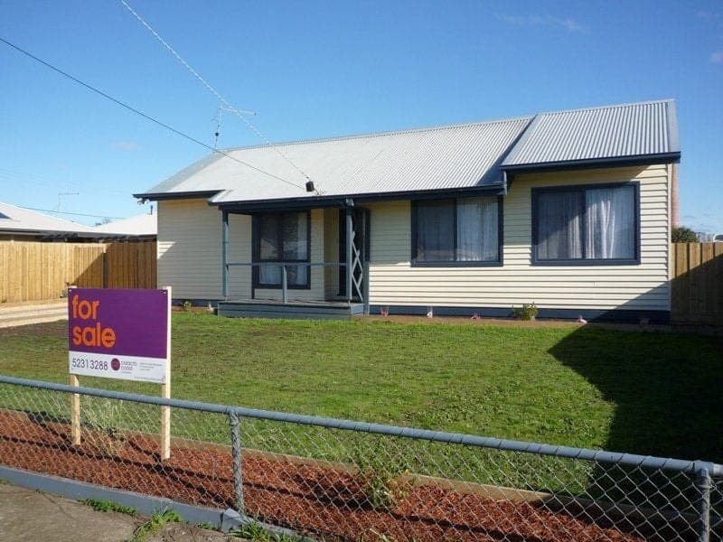 21 Stewart Street COLAC VIC, Colac - Thumbnail 2