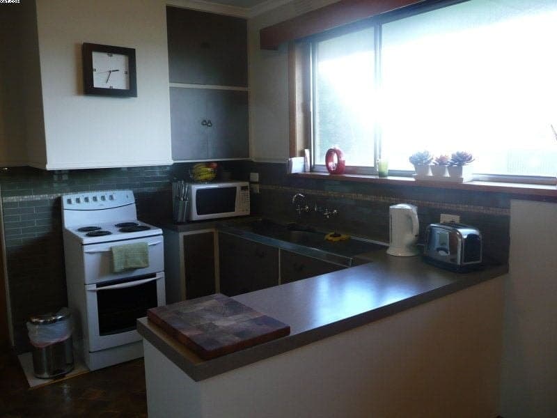 6 John Crescent COLAC VIC, Colac - Thumbnail 4