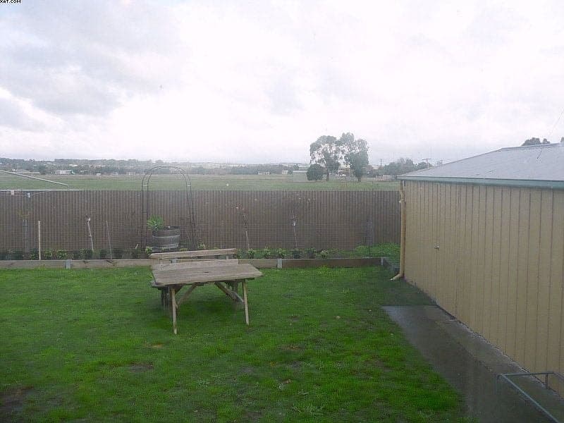 6 John Crescent COLAC VIC, Colac - Thumbnail 7