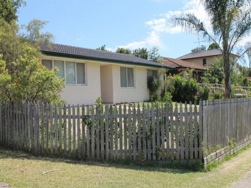 8 Denbern Street, Dean Park - Image 1