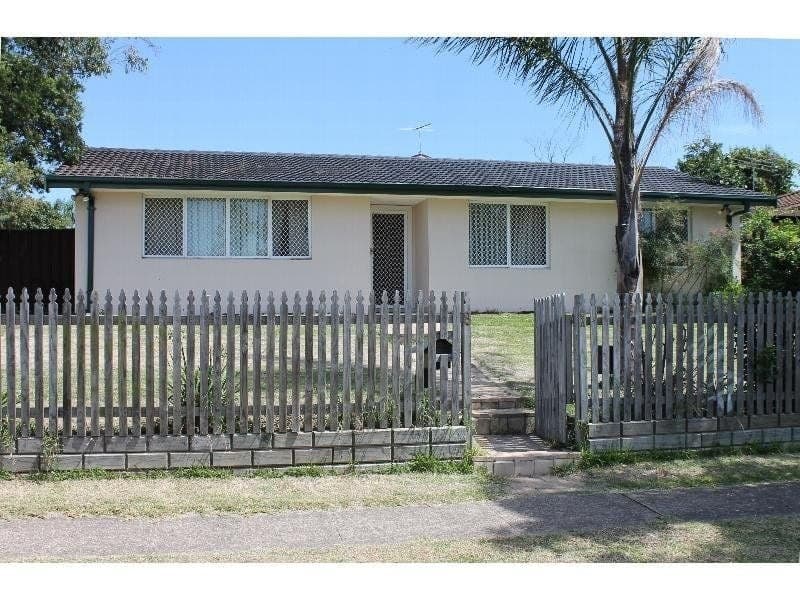 8 Denbern Street, Dean Park - Thumbnail 2
